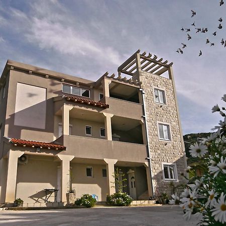 בודווה Mirta Apartments Family Farm מראה חיצוני תמונה