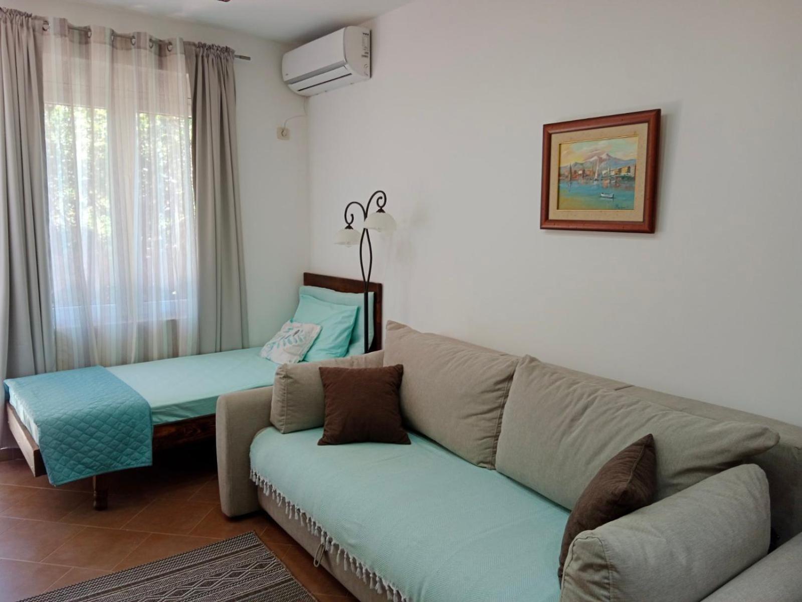 בודווה Mirta Apartments Family Farm מראה חיצוני תמונה