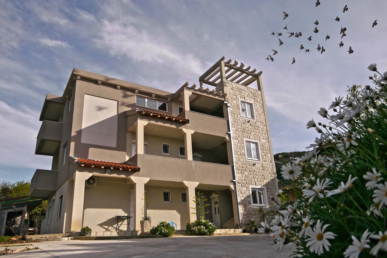 בודווה Mirta Apartments Family Farm מראה חיצוני תמונה